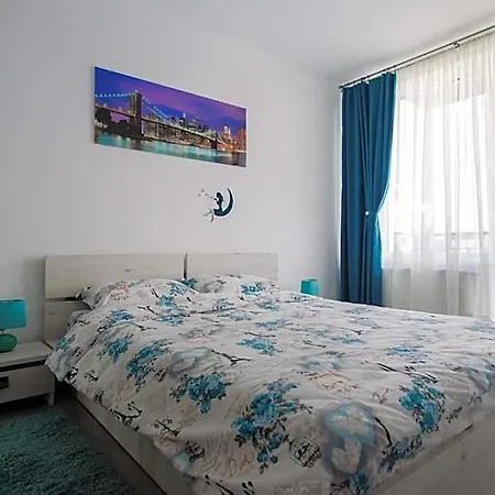 Azure Apartament *